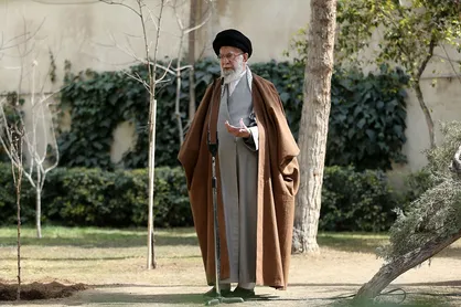 رهبر انقلاب: نهضت ملی درختکاری جدی گرفته شود و ادامه یابد / جلوی تخریب جنگل&zwnj;ها و تبدیل اراضی کشاورزی گرفته شود + فیلم