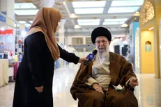 رهبر انقلاب: کار نشر رو به پیشرفت است / باید در حوزه کودک و نوجوان از بیگانه بی‌نیاز شویم