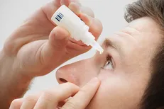 استفاده زیاد از تلفن همراه و مانیتور چه خطراتی به همراه دارد؟
