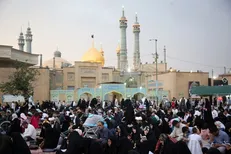 نغمه‌های آسمانی عرفه در حریم بانوی کرامت