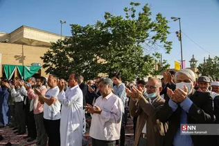 اقامه نماز عید فطر در حرم حضرت معصومه (س)