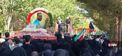 تشییع و خاکسپاری پیکر مطهر بسیجی شهید مدافع وطن حسین معینی در کربکند اصفهان+فیلم