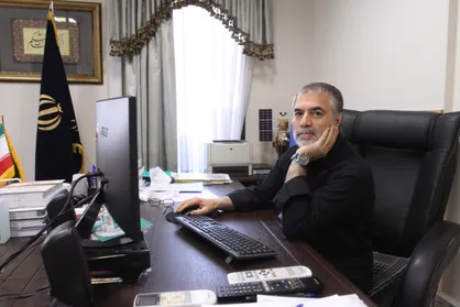 کار دانشجو نوآوردن و برافراشتن است