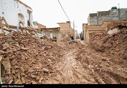 آواربرداری واحدهای مسکونی سیل&zwnj;زده در روستای بارده چهارمحال و بختیاری