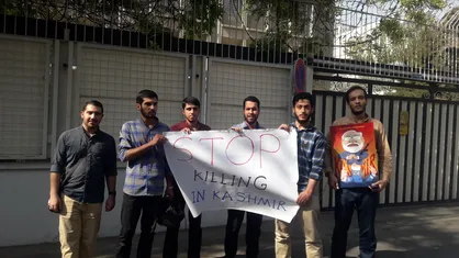 تحویل کاریکاتور نخست وزیر هندوستان به سفارت این کشور
