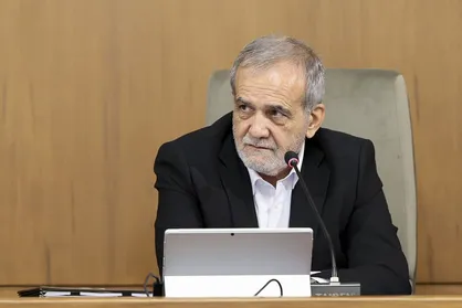 پزشکیان: همه مردم باید از ثمره سرمایه&zwnj;گذاری&zwnj;های خارجی بهره&zwnj;مند شوند