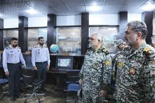 بازدید امیر الهامی از نمایشگاه دستاورد‌های دانشگاه پدافند هوایی خاتم‌الانبیاء