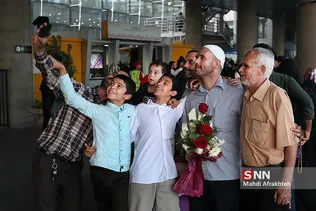 بازگشت اولین کاروان حجاج از سفر حج