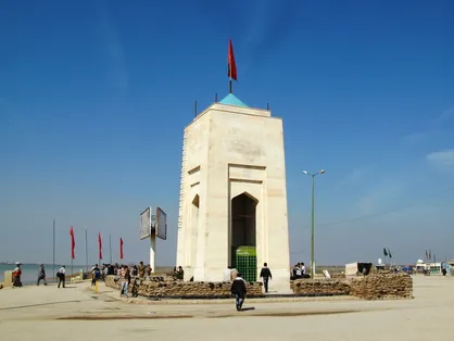 بازدید گسترده عموم مردم از یادمان&zwnj; عملیات غرور آفرین والفجر هشت&nbsp;