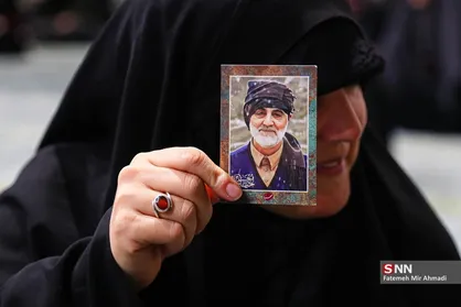 تجمع شبانه دانشجویان در فرودگاه شهدای ایلام در پی شهادت پرچمدار مقاومت + فیلم