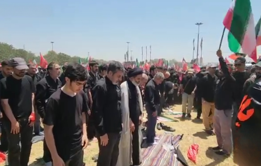 زائران بدرقه و نماز جماعت در میدان آزادی