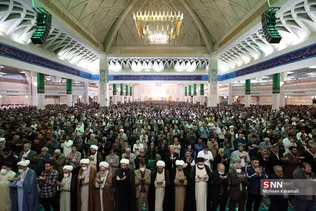 اقامه نماز عید فطر در حرم حضرت معصومه (س)