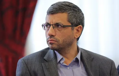 فهیمی: فروشندگان سهام عدالت ۱۶ درصد ضرر کردند / چرا فقط ۱۴۰ هزار تومان به حساب برخی واریز شد؟