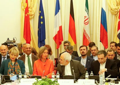 ادامه پایبندی به برجام مصداق خودتحریمی است / باور به دنیای بدون برجام، راهکار خروج از بحران
