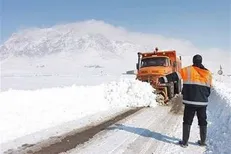 جاده‌های زنجان گرفتار کولاک زمستانی / محور تکاب به دندی همچنان مسدود است
