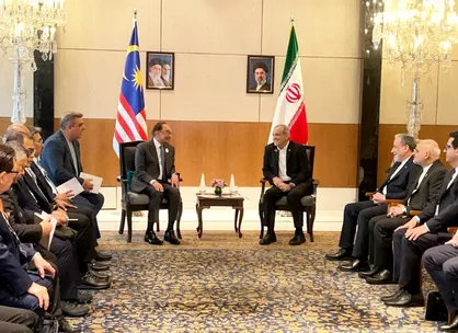 پزشکیان با نخست&zwnj;وزیر مالزی دیدار کرد