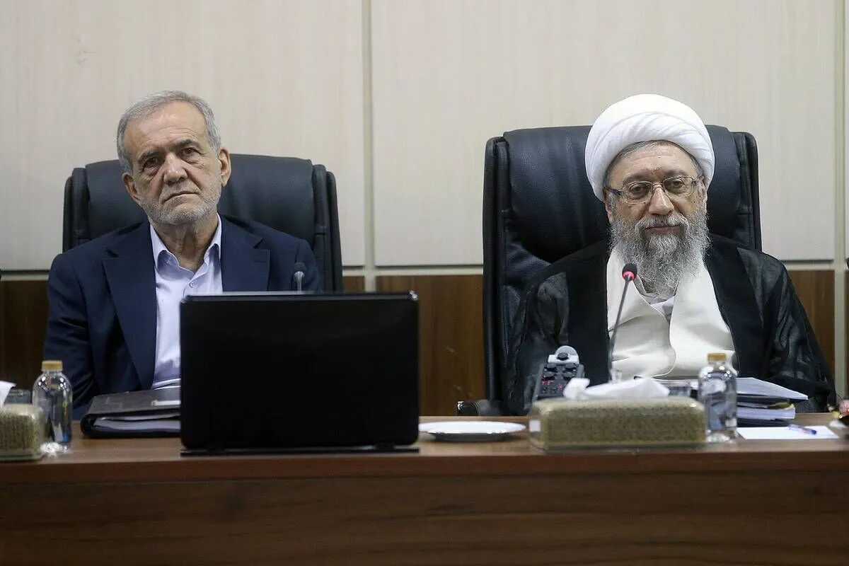 آیت الله آملی لاریجانی: مواضع صریح و انقلابی رئیس‌جمهور فریاد ملت مظلوم و مقتدر ایران بود