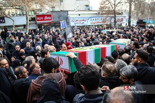 تشییع پیکر ۳ تن از شهیدان سانحه هوایی