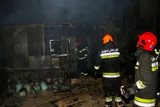 آتش‌سوزی در بازار ناصر خسرو/ ۱۵ مغازه و انبار آتش گرفتند