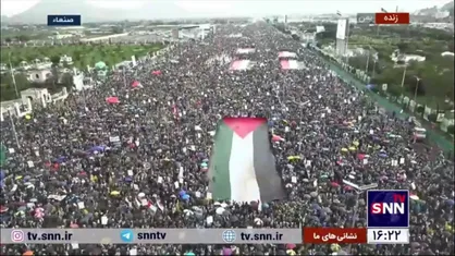 عکس حاج قاسم و سلاح در دست مردم یمن که امروز برای جهاد با رژیم صهیونیستی اعلام آمادگی کردند