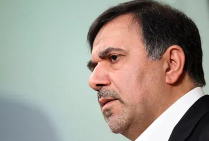 جای وزیر مستعفی ناکارآمد دادگاه است نه شهرداری