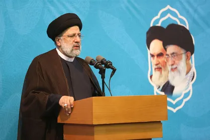 رئیس&zwnj;جمهور: از شما می&zwnj;خواهم به سرعت دست به کار شوید و هواپیمای با ۷۲ سرنشین بسازید