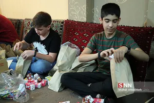 بسته بندی ارزاق برای مستمندان به مناسبت عید غدیر خم