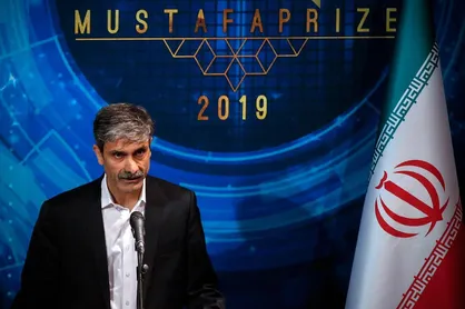 بهاروند: تبدیل سلول&zwnj;های بنیادی به میراثی علمی / برای موفقیت از عهده چالش&zwnj;ها برآیید