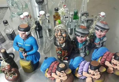 کشف مشروبات الکلی از داخل عروسک + عکس