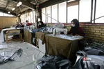 بازدید از خط تولید ماسک و لباس بیمارستانی