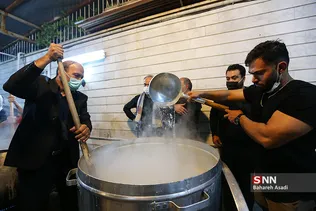 پخت حلیم نذری شهادت امام رضا (ع)