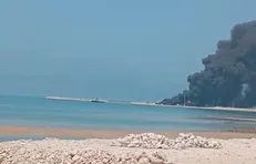 ببینید| آتش‌سوزی در بندر دیر+فیلم
