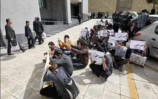 دانشجویان دکتری مقابل وزارت علوم تجمع کردند