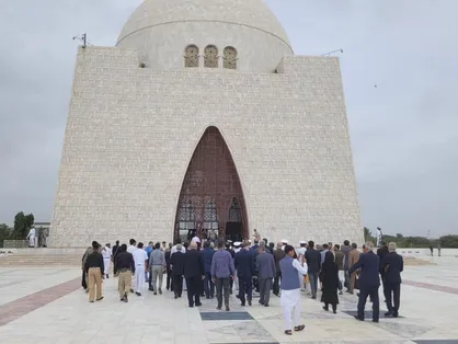 سفر به سرزمین برادران تنی، پارسی&zwnj;ترین همسایه