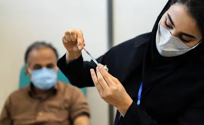 تزریق ۱۰۰ هزار دوز واکسن توسط دانشجویان بسیجی دانشگاه علوم پزشکی تهران