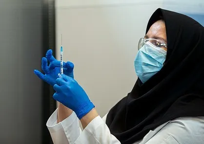 دانشجویان پزشکی و پیراپزشکی دانشگاه آزاد زاهدان واکسیناسیون شدند