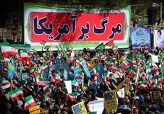 برائت خود از استکبار جهانی به سرکردگی آمریکا و صهیونیسم را اعلام می‌داریم/ تجدید بیعت دانشجویان با رهبر انقلاب