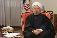 کدام صادرات؟ فولاد ایران یک‌سالی هست توسط اروپا تحریم شده!/ برنامه روحانی برای خصوصی‌سازی بانک‌ها، «دعوت به شورش» است