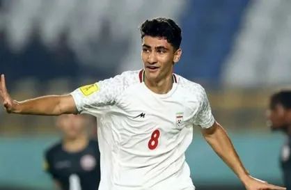 من امیرمحمد ۲۰ سال دارم