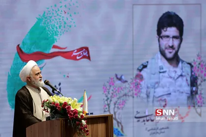 جوانان شیفته در دانشگاه&zwnj;ها برای ورود به جبهه&zwnj;ها اشک می ریختند/ دست خدا تا همیشه پشتیبان این انقلاب است