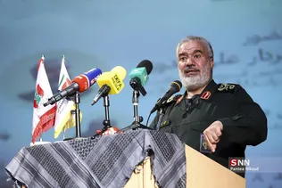 تجلیل از خانواده شهدای دانشجو
