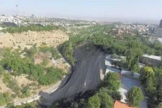 مشکل مالکیت زمین در فرحزاد همچنین حل نشده است