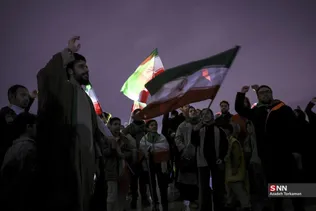 نور افشانی در شب سالگرد پیروزی انقلاب اسلامی
