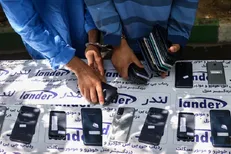سارق محتویات خودرو در نازی‌آباد قبل از سرقت به دام پلیس افتاد