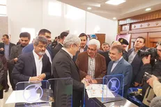 سورنا ستاری از پارک علم و فناوری قزوین بازدید کرد