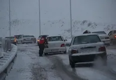 غافلگیری راهداری در برف و کولاک و سرگردانی مردم/ چرا به هشدارهای هواشناسی توجه نشد؟