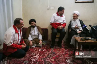 دیدار مدیرعامل جمعیت هلال احمر کشور با آیت‌الله سبحانی مرجع تقلید شیعیان