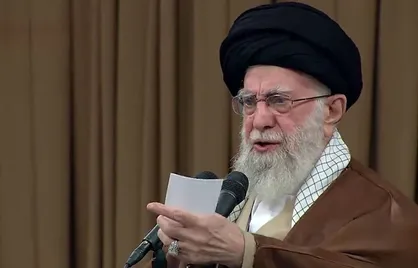 نظام تصمیم گیری اجرایی کشور باید به بخش خصوصی کمک کند. مهم&zwnj;ترین کمک این است که موانع را از سر راه اینها بردارند.