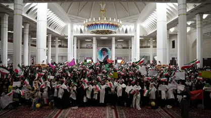 اجتماع بزرگ بانوان زینبی فارس در حمایت از رهبر انقلاب
