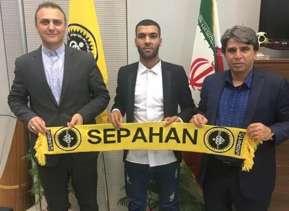 سپاهان مدافع تیم فوتبال پدیده را به خدمت گرفت